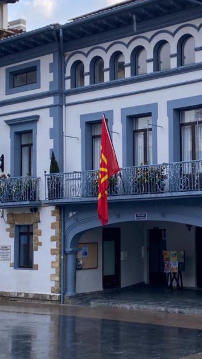 GetariakoUdala's tweet photo. #NafarroarenEguna #Getaria #Nafarroa https://t.co/ETJUzXiJ2v