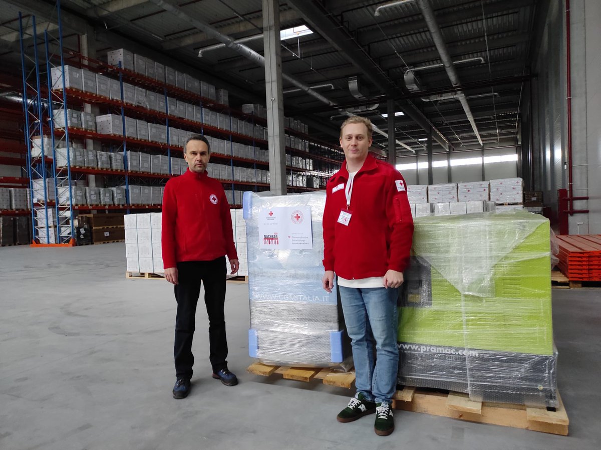 AradBenkoe's tweet photo. A further 21 powerful generators arrived at the warehouse in Lviv and were welcomed by @roteskreuzat! 
Financed by @AustrianDev and #NeighbourinNeed they will be delivered to hospitals and local @RedCrossUkraine Emergency Response Teams.
#FiatLux https://t.co/XNGuO9gbgg