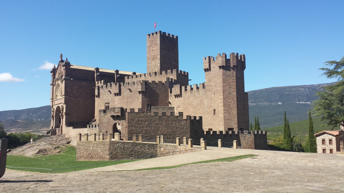 Este 2022 se cumplen 400 años de la canonización del santo, patrón de los navarros (¡feliz día, <a href="/MisionesNavarra/">Misiones Navarra OMP</a>!), nacido en el castillo de Javier en el seno de una familia noble.