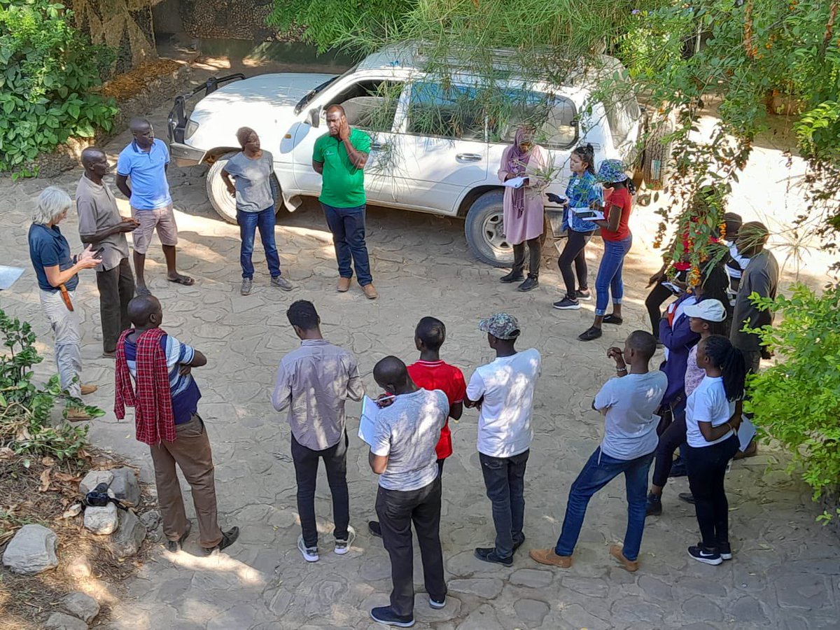 Successful Field visits with Ghent University #students at Nguruman
This is the KENYAN Track !!!
@CortadaLaura <a href="/Shaukeland2/">Solveig Haukeland</a>