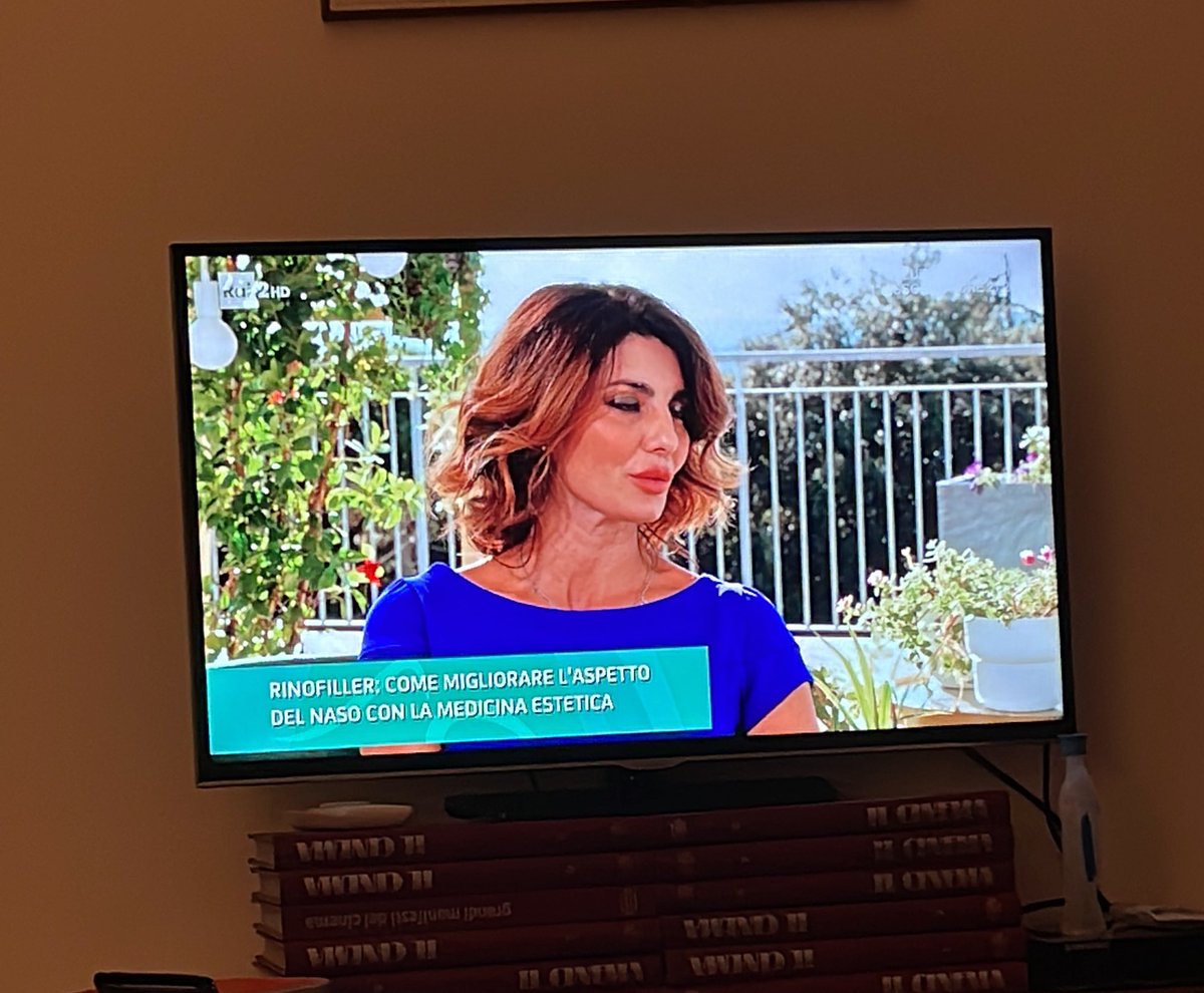 peppe_delucia's tweet image. Ma  @RaiDue è diventata una televisione commerciale ? #PerMe una trasmissione che parla di massaggi, di chirurgia estetica e SPA @abarachini @Marinellasoldi @francesca_bria