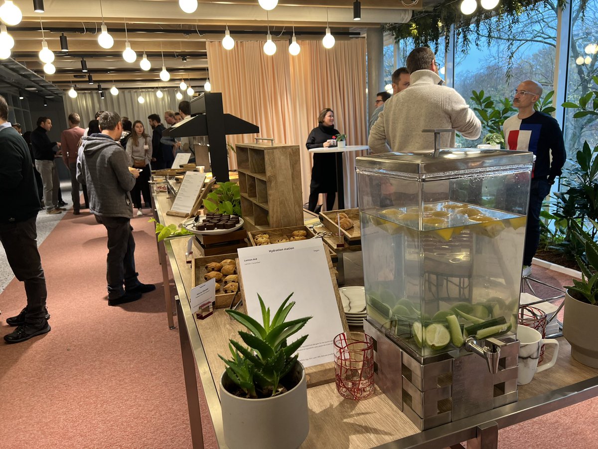 #measurecamp breakfast <a href="/MeasureCampBru/">MeasureCamp Brussels</a>