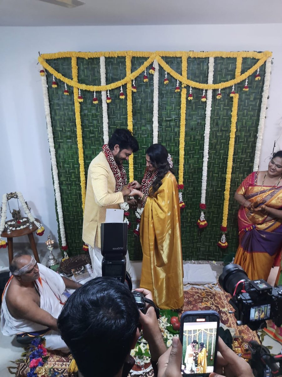 LVK EDITOR (@editorlvk) on Twitter photo ಹರಿಪ್ರಿಯಾ ವಸಿಸ್ಠ ಸಿಂಹ ಅವರ ನಿಶ್ಚಿತಾರ್ಥ ಶುಕ್ರವಾರ ನಡೆದಿದೆ. ಇಲ್ಲಿವೆ ಎಕ್ಸ್ ಕ್ಲೂಸಿವ್ ಫೋಟೋಗಳು
<a href="/ImSimhaa/">Vasishta N Simha</a> <a href="/HariPrriya6/">Hariprriya Simha</a> ಹರಿಪ್ರಿಯಾ ವಸಿಸ್ಠ ಸಿಂಹ ಅವರ ನಿಶ್ಚಿತಾರ್ಥ ಶುಕ್ರವಾರ ನಡೆದಿದೆ. ಇಲ್ಲಿವೆ ಎಕ್ಸ್ ಕ್ಲೂಸಿವ್ ಫೋಟೋಗಳು
<a href="/ImSimhaa/">Vasishta N Simha</a> <a href="/HariPrriya6/">Hariprriya Simha</a>