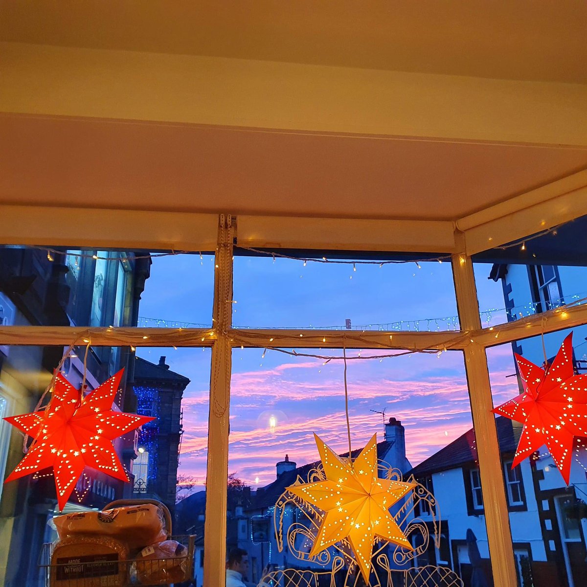 Sunset scenes from Little Chamonix Cafe #keswick #lakedistrict #supportlocal 🌄🌅