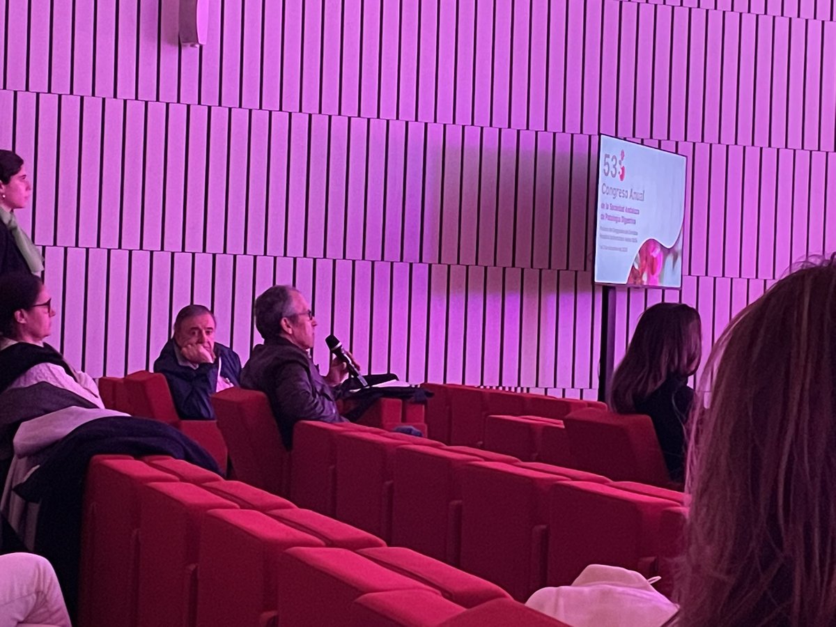 DigestivoHUVM's tweet photo. Comunicación de alto nivel que ha generado debate muy interesante que invita a realizar estudios comparativos y prospectivos. #DrRafaelRomero presenta los datos preliminares de la medición del gradiente de presión portal por Ecoendoscopia 🔝🔝#53congresoSAPD @sapdes @HUVMacarena https://t.co/sSPD6xM4Z6