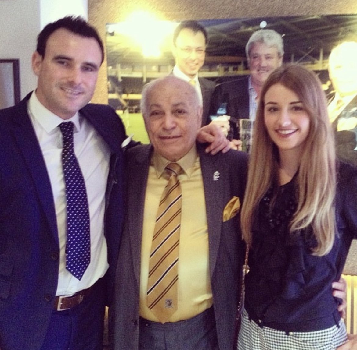 Paul__Barnes's tweet photo. 2/ After the game, in the Chairman’s Suite, then Hull manager Steve Bruce walks in. “Mr Chairman, what did you think of that?” “Sorry Steve, I am with my friends. I will speak with you tomorrow.” We still laugh about it @david_reed @chrissiddall1 @JackThornton03 @acarrera1987 https://t.co/jv33cVc9kD