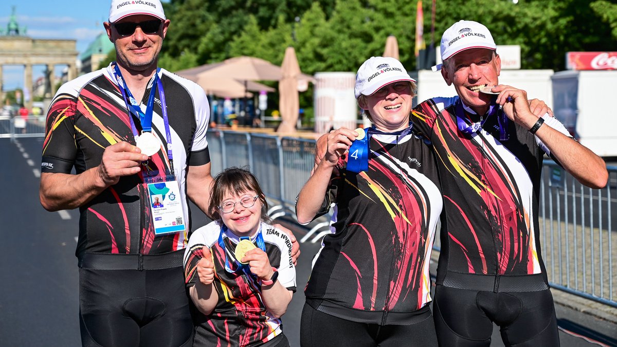 Die SCHUFA ist Partner von <a href="/SO_Deutschland/">Special Olympics Deutschland</a> und unterstützt die @SOWG_Berlin2023. Der Schwerpunkt der Partnerschaft ist das Thema „#Teilhabe am Wirtschaftsleben“. Vor allem Projekte zur #Finanzbildung! Mehr lesen: schufa.de/themenportal/s… #TagderBehinderung #GemeinsamUnschlagbar