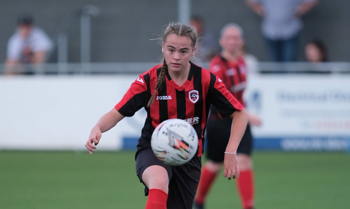 ee_sport's tweet photo. What an Inspiration ❤️👇 ️ 

Aberdeen's Sports Awards 2023: Grampian Ladies' Kelsey Seivwright nominated after helping her family ensure every school in city now has a defibrillator 

@FcGrampian @DLStreetsport @Lochsideaca @ScotWFootball 

https://t.co/jVIBx3E3mu https://t.co/gd0FYstRC3