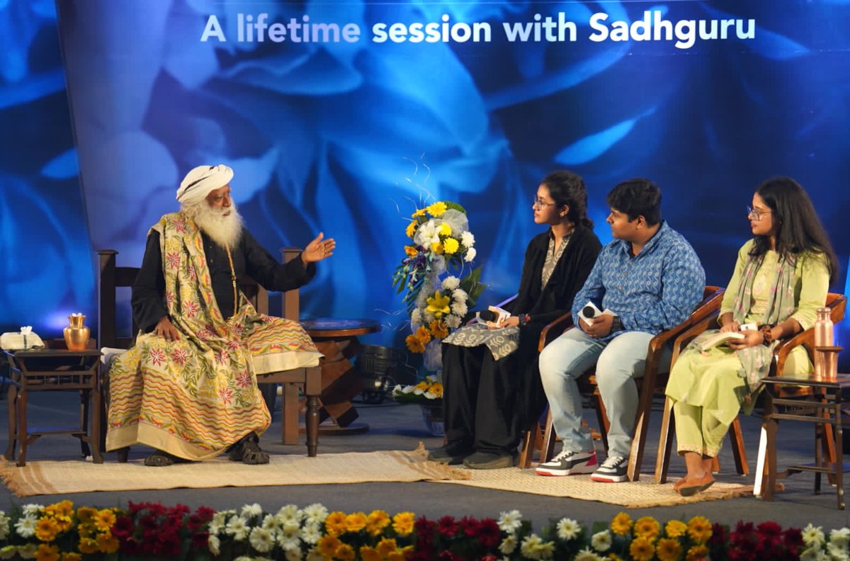 SadhguruJV's tweet photo. If what we consume physically can make us physically sick, what we consume mentally can make us mentally sick. Only when what we consume &amp; how we consume is a Conscious choice will we know inner wellbeing. -Sg #MentalHealthConclave2022 
@JagranNews https://t.co/U9CHJDNzzH