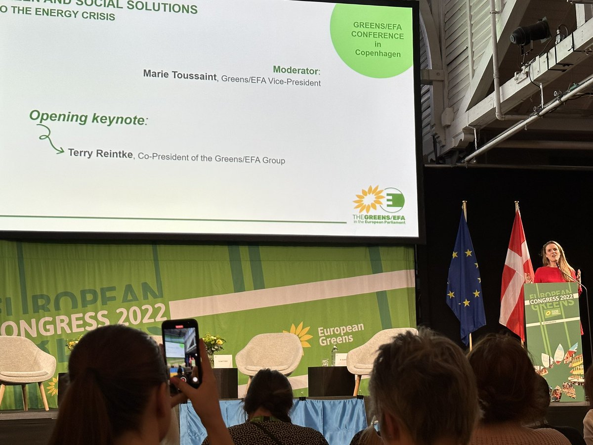We start the second day at the #EGPCongress with the keynote of <a href="/TerryReintke/">Terry Reintke</a> the Co-President of the Greens/EFA with clear words:”Social justice is and was always a core value of green politics!”💚💚💚
