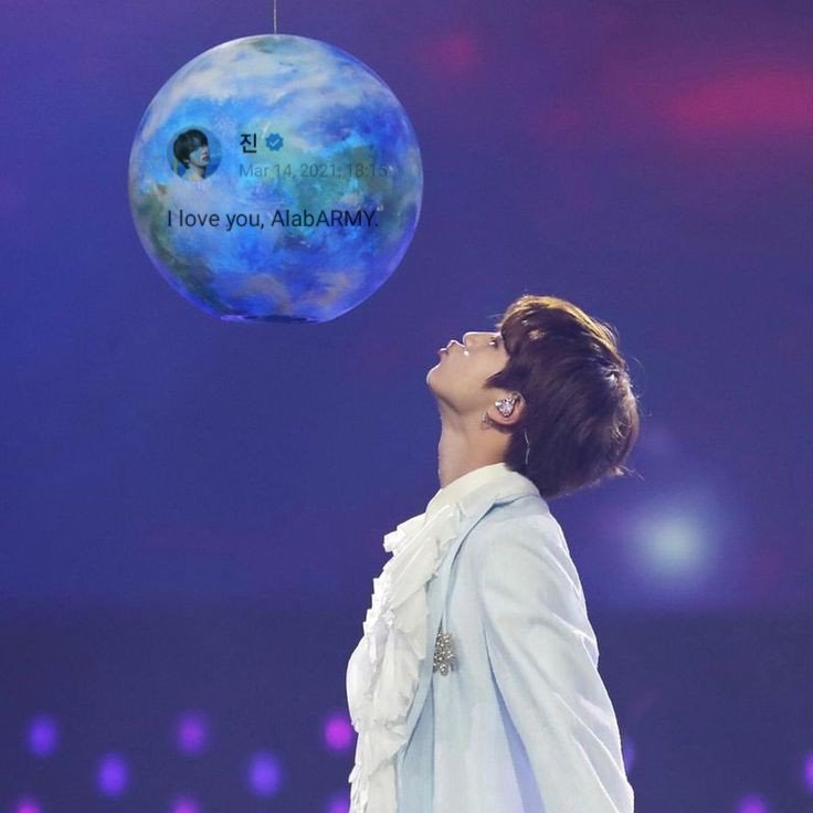 sugadboy's tweet image. #HappyBirthdayJin #JINDAY

"Tu sóla existencia es brillante, ¿puedo quedarme a tu lado?. Eres mi Tierra y para ti yo soy sólo una luna, la pequeña estrella que ilumina tu corazón. Eres mi Tierra y todo lo que veo eres tú..." — #JIN, Moon. 

Seokjin, sinónimo de consuelo ↓