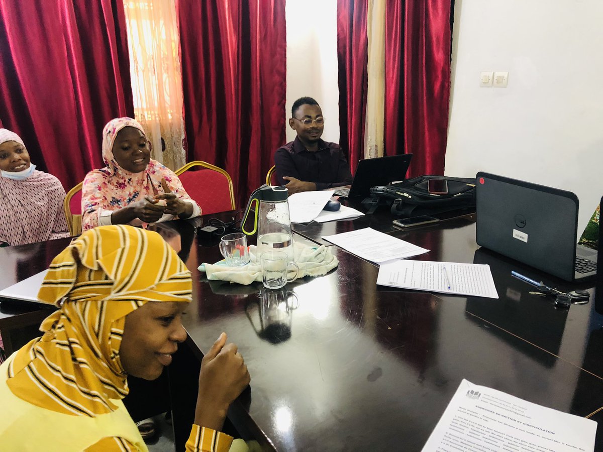 format_concept's tweet photo. Le Programme suivie par les assistants se poursuit 😀😀😀

Cette semaine pour clore leur renforcement de capacité en outils Bureautiques ils ont eu à présenter des mini-travaux de recherche sur le logiciel Ms PowerPoint.
1/5 https://t.co/U0M4fwW6Wk