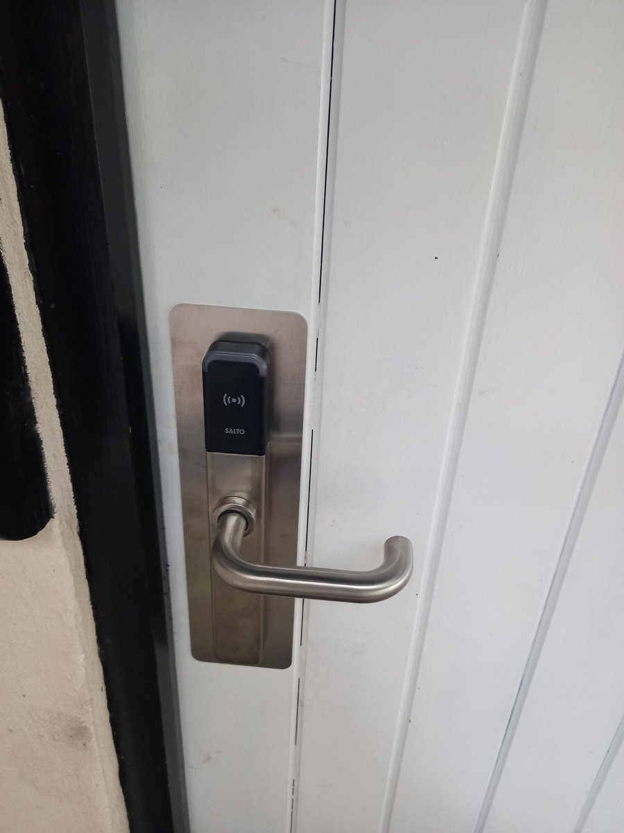 WesWeeks tweet media