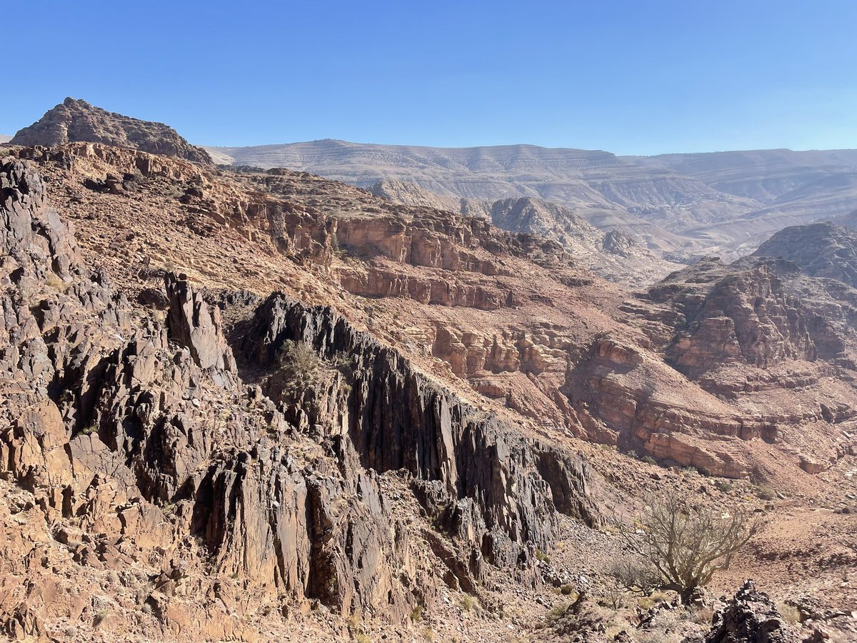 society_nomad's tweet photo. Day 2 of our #JordanTrail hike: from a wild camp in Wadi Barwas to Qutla ruins (16km). We had to spend almost one hour filtering and purifying the water from a bit questionable stream. That was fun 😂 https://t.co/BVjjklFngd