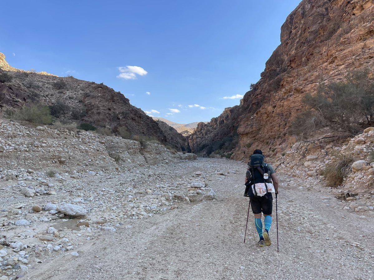 society_nomad's tweet photo. Day 2 of our #JordanTrail hike: from a wild camp in Wadi Barwas to Qutla ruins (16km). We had to spend almost one hour filtering and purifying the water from a bit questionable stream. That was fun 😂 https://t.co/BVjjklFngd
