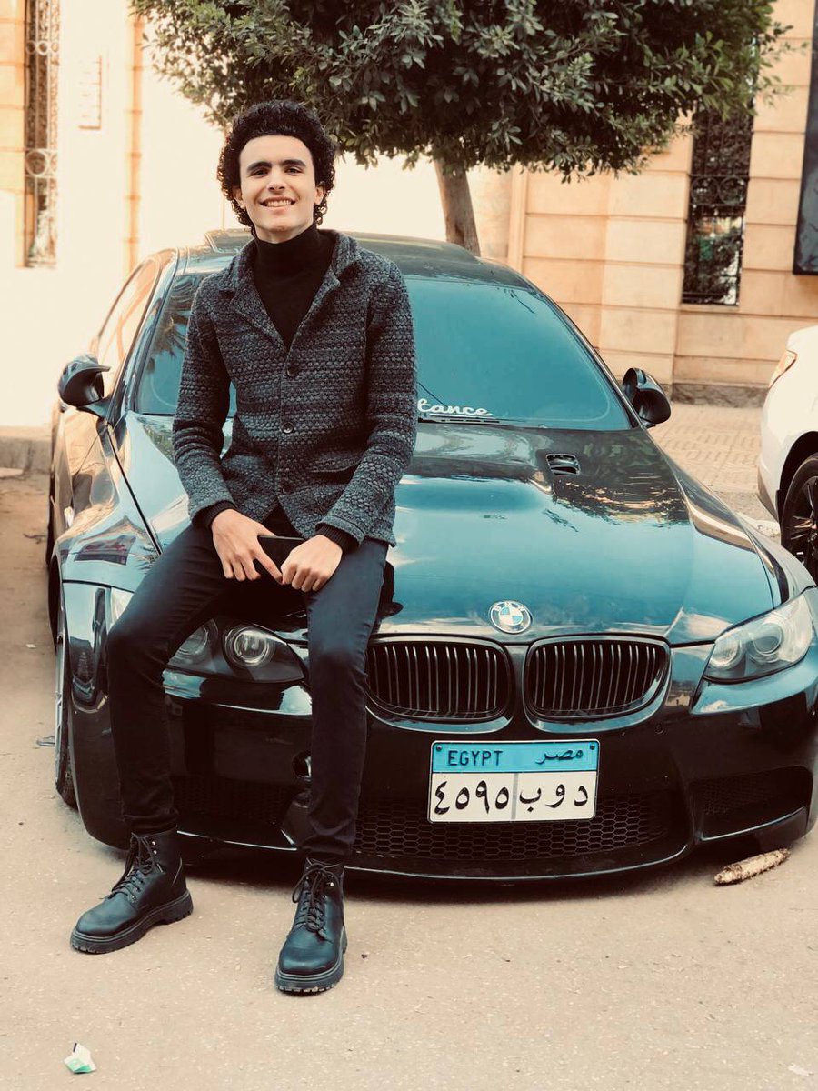 MhmdMansour_'s tweet photo. مساء القيادة تشوفني تنبهر كالعادة 🤩🖤 https://t.co/L23xWIXZuj
