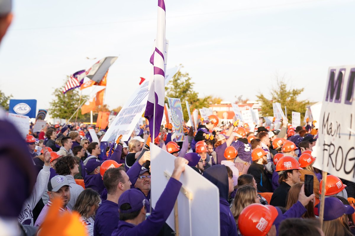 kstatesports's tweet photo. Big Cats fans‼️

#KStateFB x #Big12FB https://t.co/y0exp8nKKg