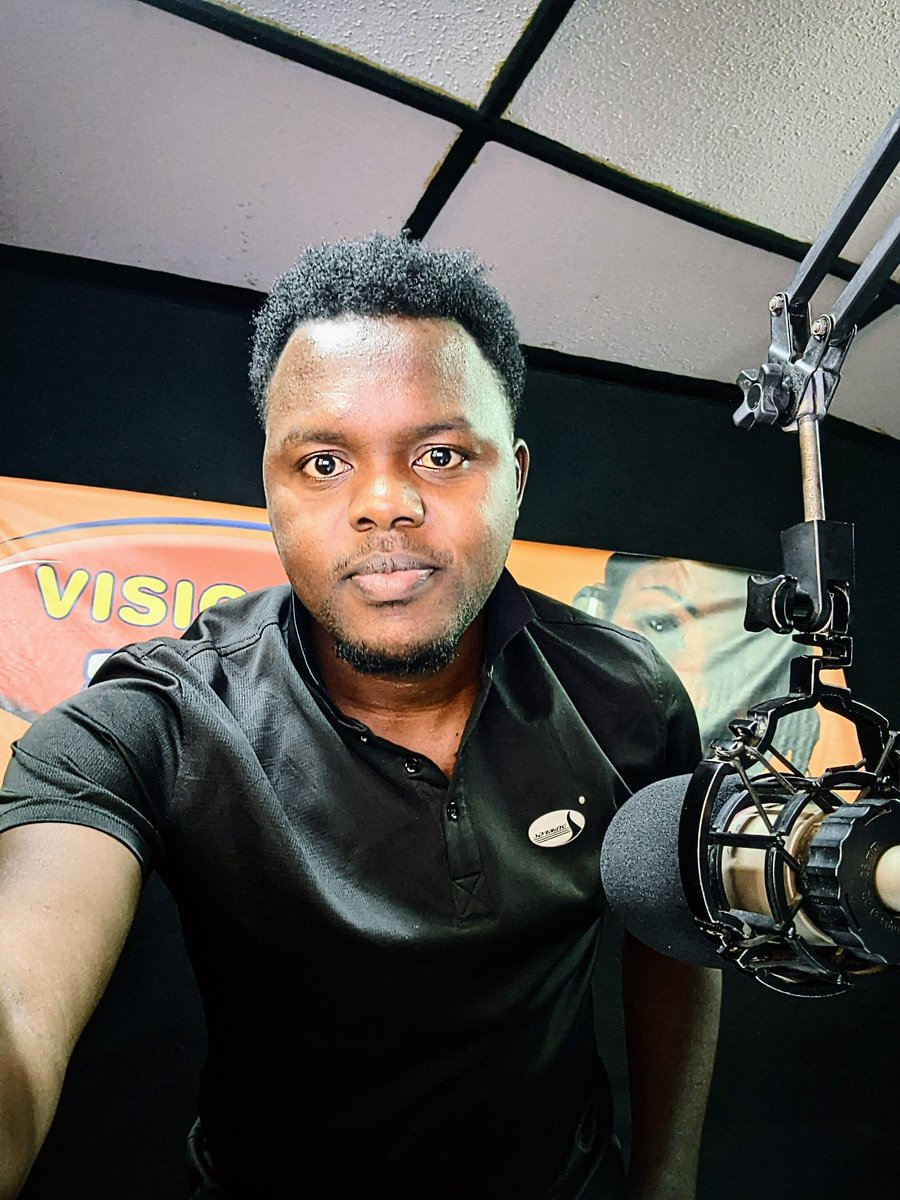 visionradio891's tweet photo. In a fresh month all with sharp moves. drop in those requests and @iamukeny can play them #visionvariety https://t.co/KXT4Y2gnOF
