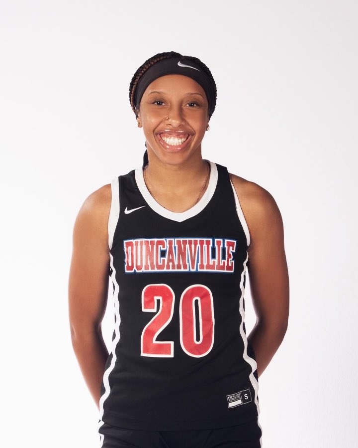 JasmineG2025's tweet photo. My birthday wouldnโt feel right if it didnโt land on a GAME DAY!!! Letโs go!!! #Sweet16 #BirthdayGirl https://t.co/cN5dE6NyfD