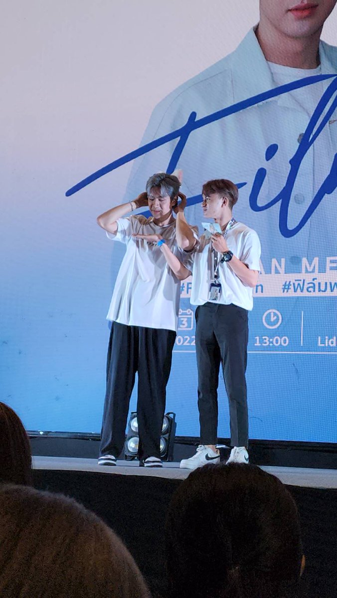 Thien_SD1's tweet photo. ขออนุญาตแนะนำตัวเองให้พฟ.จำได้อีกรอบ ผมชื่อ เธียร นะครับ เป็นคนที่ทำว่านแมลงทับแจกเป็นgiveaway คนที่โทรไปในรายการEFM และคนที่ทำสติ๊กเกอร์ไลน์ให้กับชาวแมวน้อยทุกคน หวังว่าพฟ.จะรักและจำผมได้ไม่มากก็น้อยนะครับ ขอบคุณสำหรับโอกาสดีๆ
#FilmsFirstFanMeeting #FilmForFan 
#FilmThanapat https://t.co/uegay0fSNm