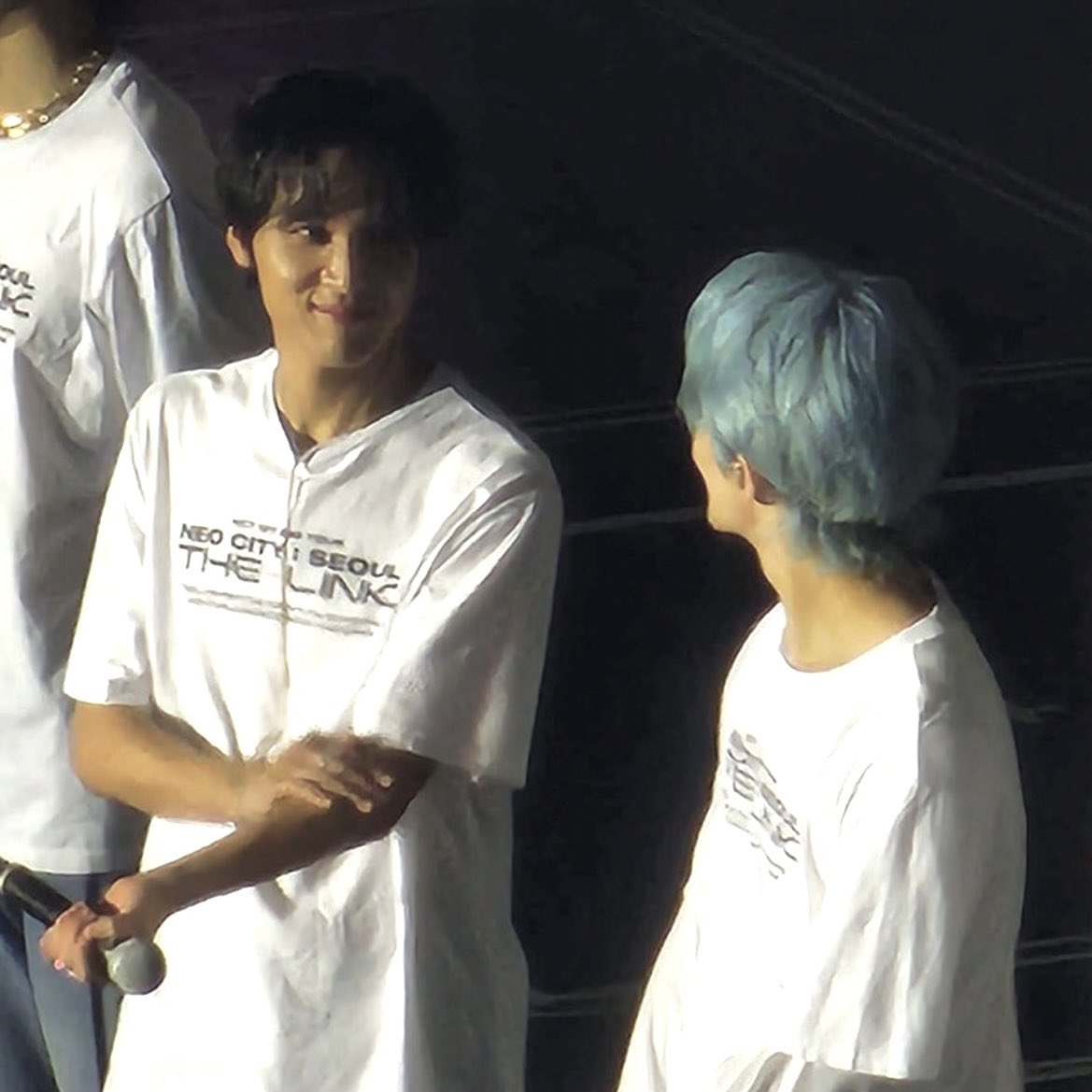 lhcdaily's tweet photo. i’m so glad haechan and mark have each other, you’ve both worked so hard :( https://t.co/kVlzxi7VeQ