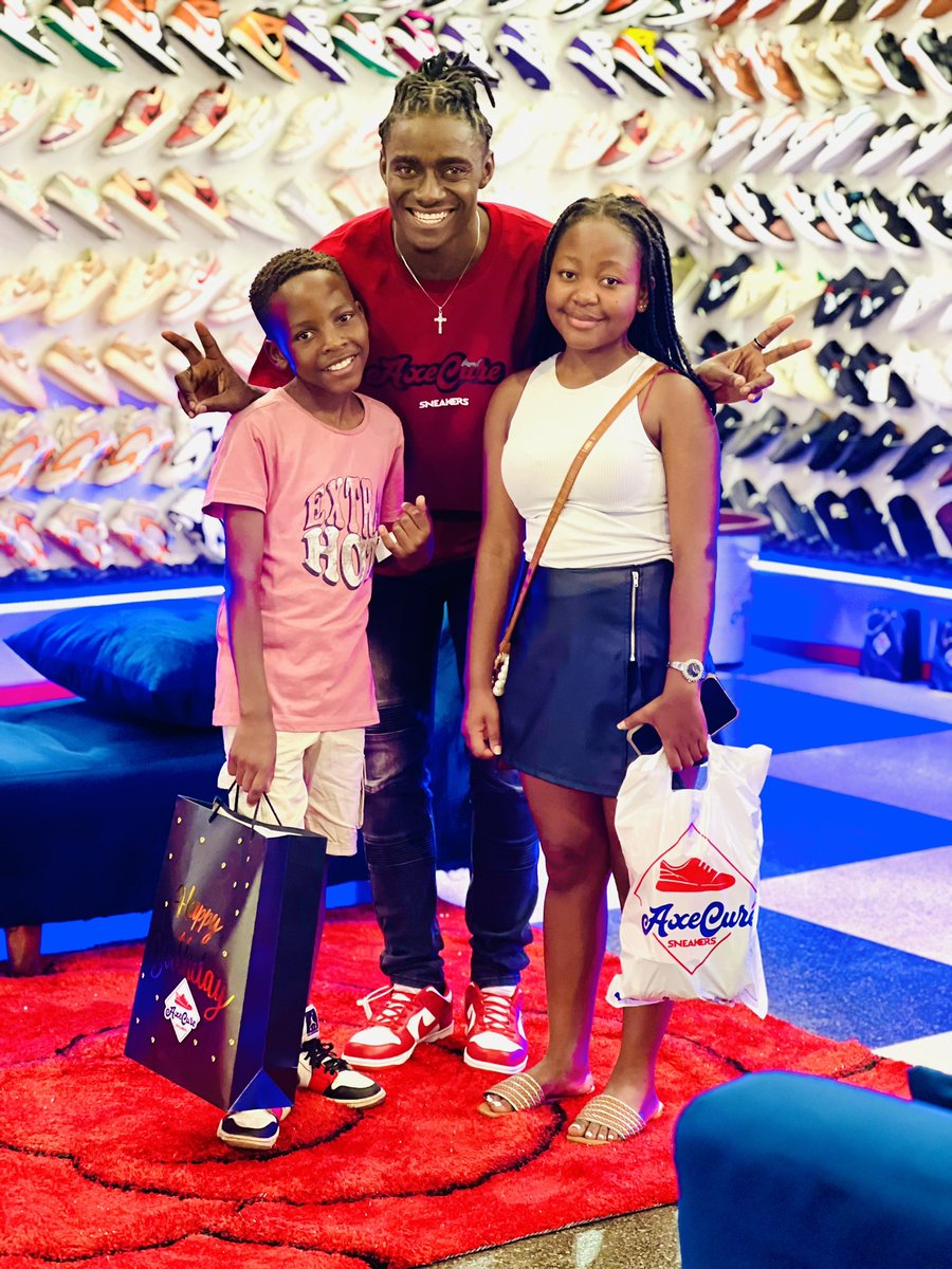 Axecure_sneaker's tweet photo. Today we were celebrating 9 years anniversary as Axecure Sneakers 😊🫶🏼 Ndokumbirawo Rt 🫶🏼help mi appreciate all those that came through to support us 😀❤️🙏Corner First st &amp; Samora st CBD https://t.co/XUBvy16fN9