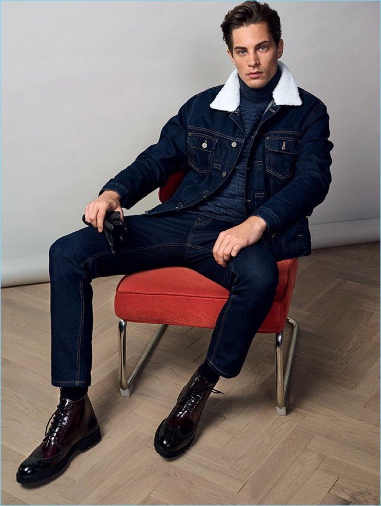 Confidence and Charisma aren’t mysteries…

They are skills.

3 minute crash-course if you’re looking...