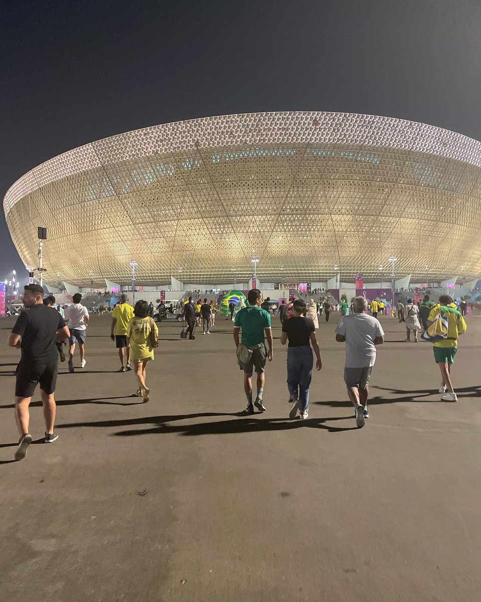 originaltopbenz's tweet photo. 50 stars for my country🇺🇸, porém CINCO ESTRELAS por meu futebol 🇧🇷 (talvez subir🙏🏽)
•
Thank you God for these beautiful experiences… beyond appreciative 🛐✝️
#worldcup #aCopa #brazilvscameroon #bucketlist #gratidão #justgettingwarmedup https://t.co/6LOW9ZZ0ZC