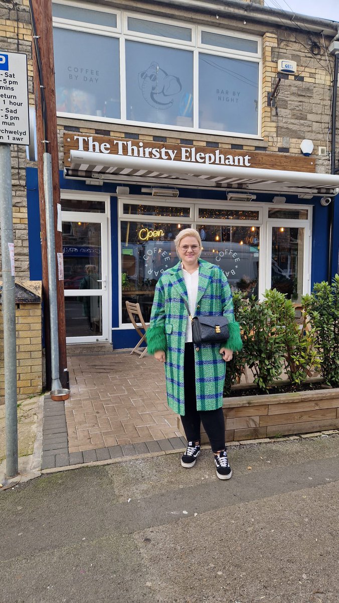AlexDaviesJones's tweet photo. Happy #SmallBizSatUK to all the brilliant small businesses across #Pontypridd & #TaffEly
It was great to get some Christmas shopping done in #Pontyclun this afternoon and chat to owners & staff about how best @WelshLabour & @UKLabour can support them ποΈπ· https://t.co/DbMdeBuFwl