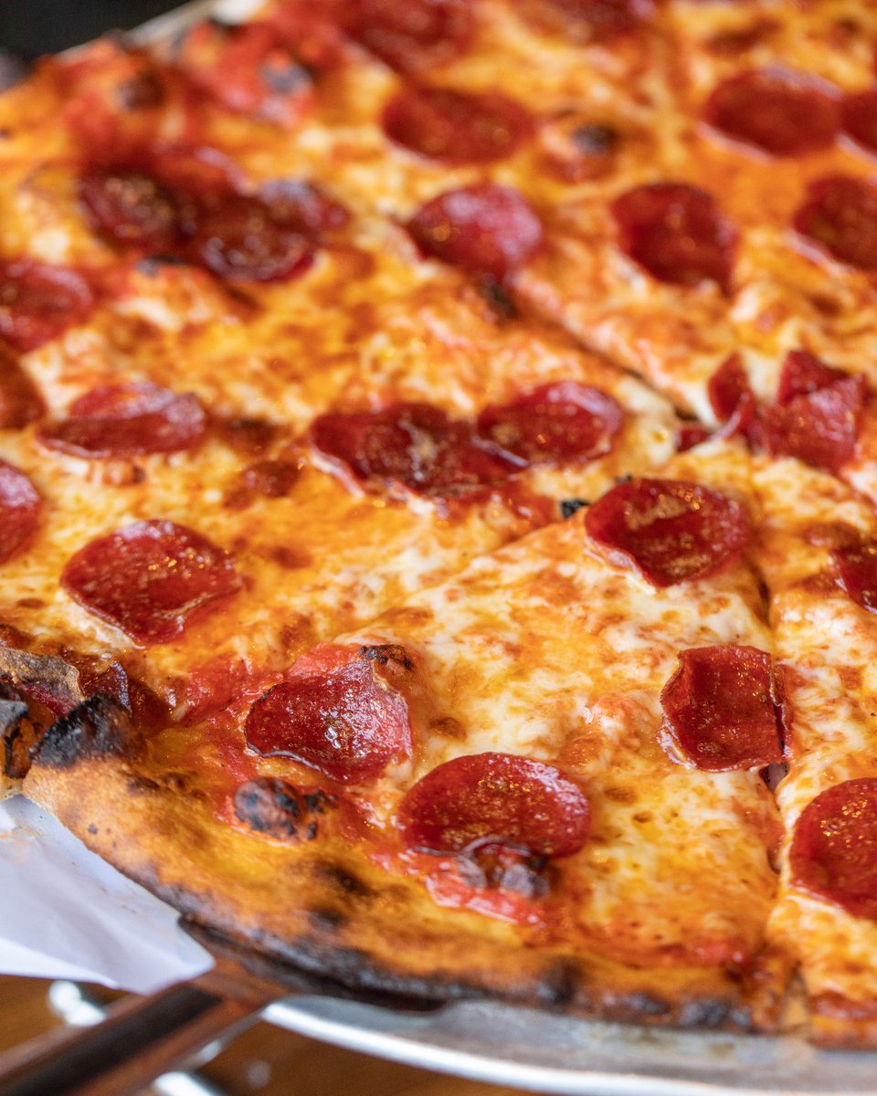 LET'S GO USA! 🇺🇸 We've got a full house for the USA #WorldCup ⚽ game today #PlayHereAllYear 🍕