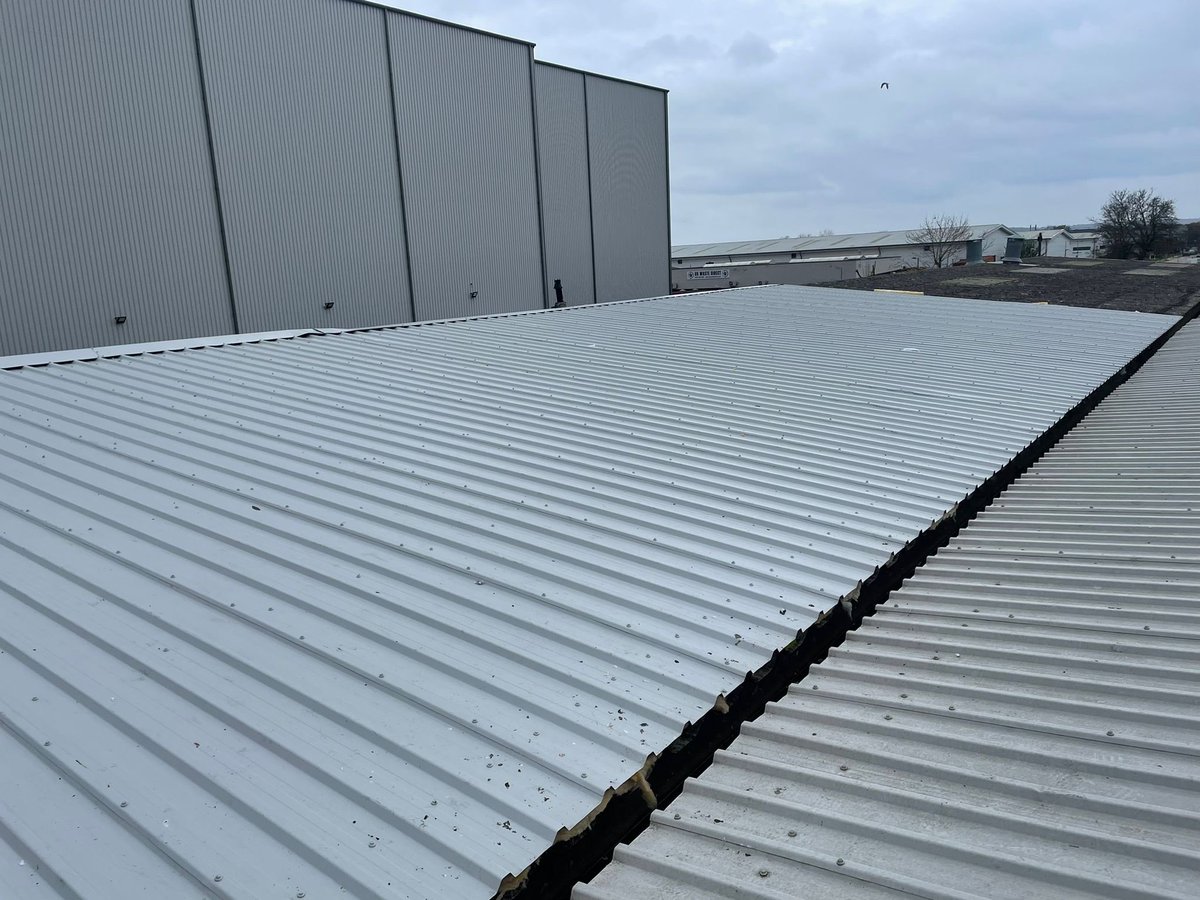 FirstFixGroup's tweet photo. #basildon #essex
200 square metre roof over #Cladded https://t.co/3ZJxFIF9so
