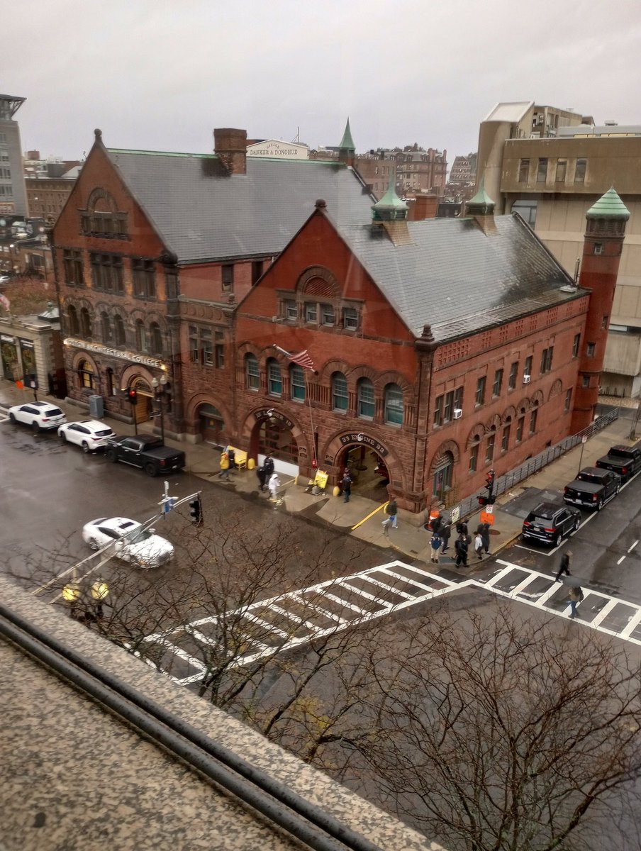 MEAN_Lab's tweet photo. The @MEAN_Lab had a fantastic #F22MRS #MRSFall2022 in Boston!

3 oral presentations

1 @NHLBruins win (for @UMaine alum @JeremySwayman)

Met a lot of fun/interesting people

Boston is gorgeous 😍

....overall, a great success! https://t.co/Lbt8Uf9s5u