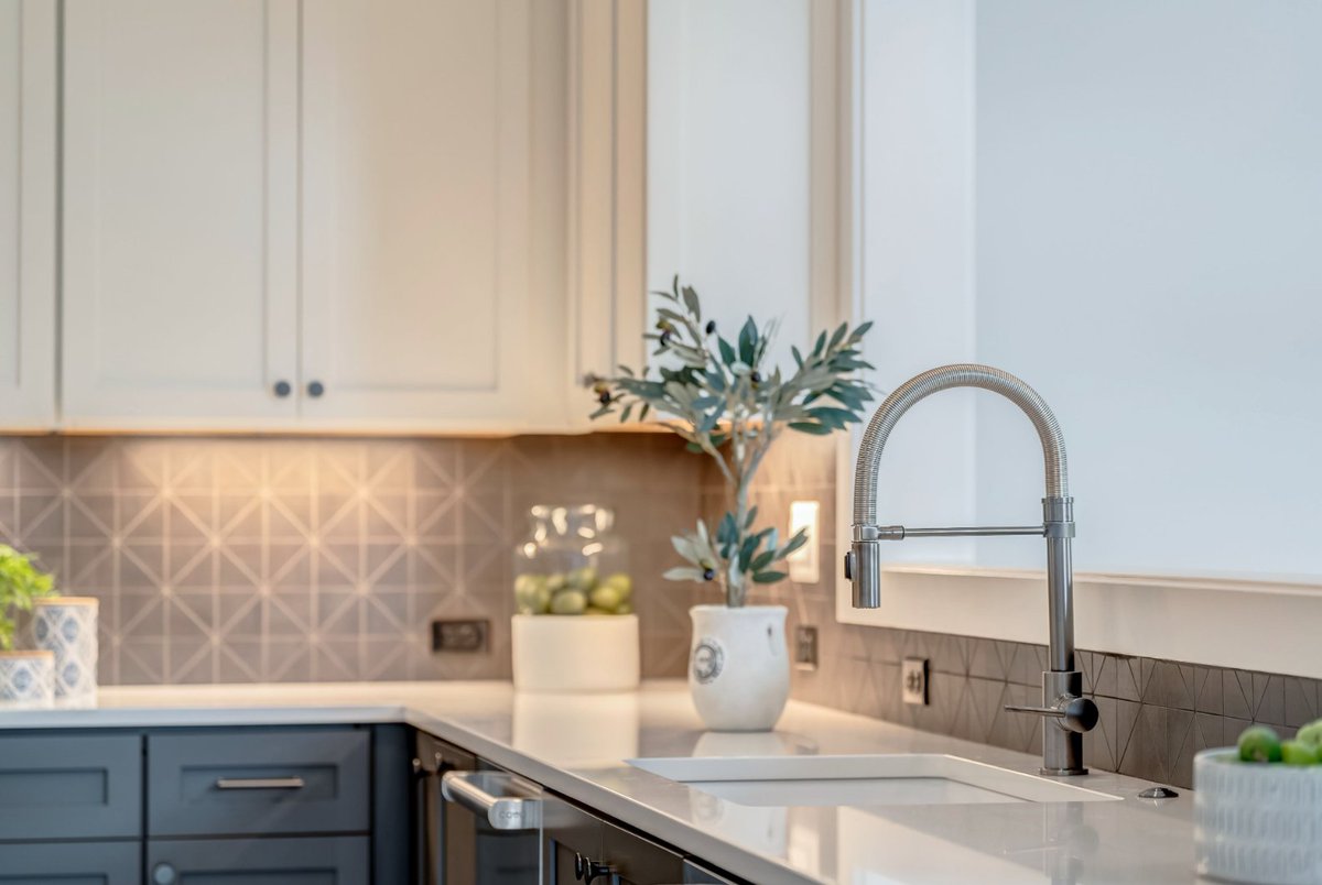 gulickgroup's tweet photo. Our model home at Hudson Quarter is now available to tour by appointment! You can contact us at 703.844.8440 to make arrangements to see this furnished Evanton model. Learn more on our website: https://t.co/wwrwhkB5ez
#GulickGroup #EvantonModel #LuxuryLiving #GGHudsonQuarter https://t.co/0LWnRWTlOy