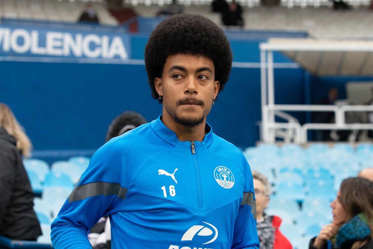 👀 <a href="/MiguelAzeez/">Miguel Azeez</a> 

#VamosIbiza 💙 #RealZaragozaIbiza