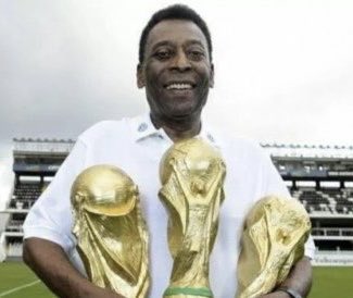 Awful news that the great Pelé has been moved to end-of-life palliative care after he stopped responding to chemotherapy. The only footballer in history to win 3 World Cups, and an icon of the game at the level of Muhammad Ali in boxing. So sad. 🥲