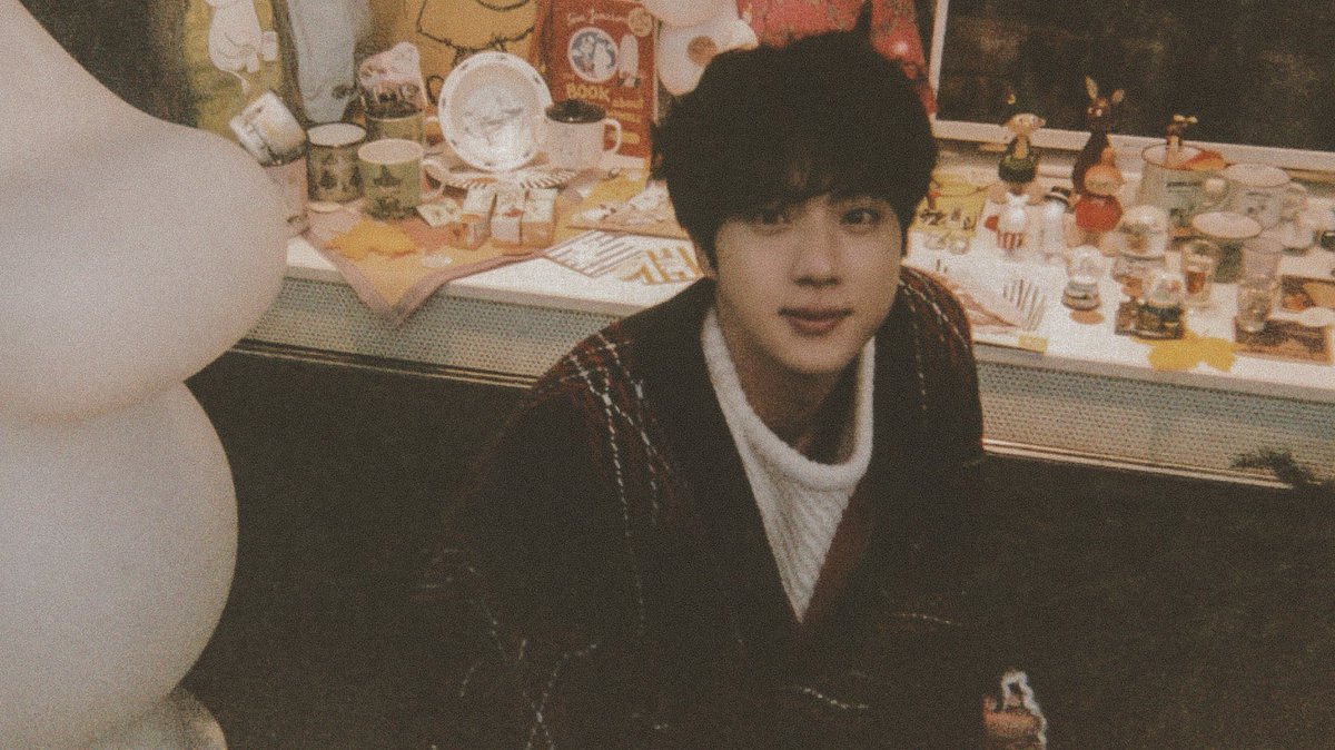 happy birthday jinnie, i hope this winter will be a lot warmer and we will be here waiting for you to come back, ilysm♡ #HappyBirthdayJin