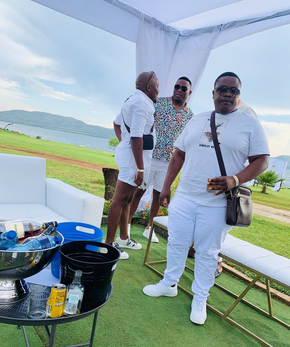 Mnaka 🇿🇦 tweet media