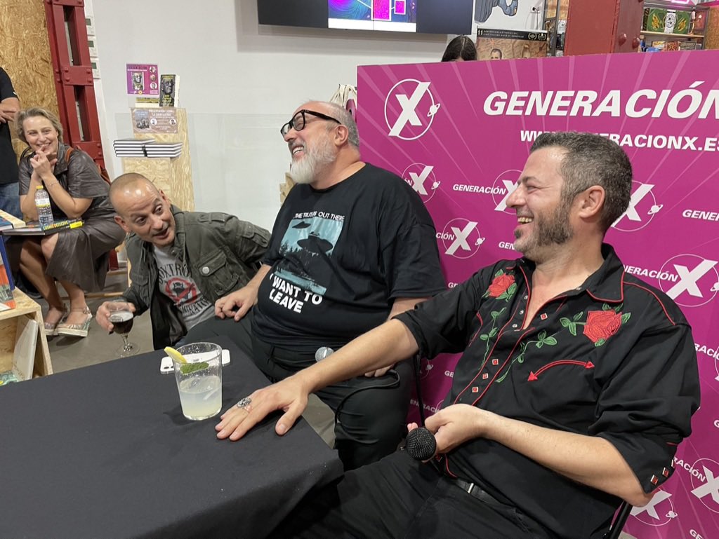 GenXTiendas's tweet photo. De @davidrubin no os vamos a decir nada que no sepáis ya. Que todas sus presentaciones en #GenXTirso han sido un éxito rotundo, y solo podemos decirle que esta es su casa.
@Astiberri https://t.co/QmpxwOm16o