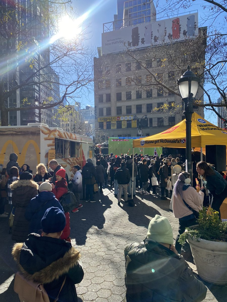 BrewcoMarketing's tweet image. It’s time to grab a McDonald’s coffee and watch @ussoccer take on the #Netherlands in the @FIFAWorldCup.

Our #foodtrucks, #mobilestages, #imax, and more can add to any #watchparty. 

#fifaworldcup #USA #experientialmarketing