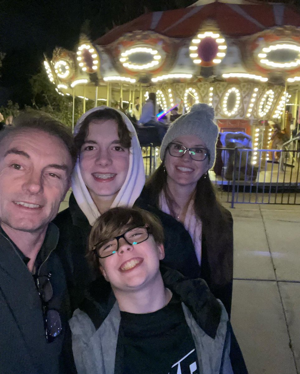 Digicineman's tweet photo. What a fun Christmas event at Zoolights. Love this family we have. https://t.co/9txhbdEdha
