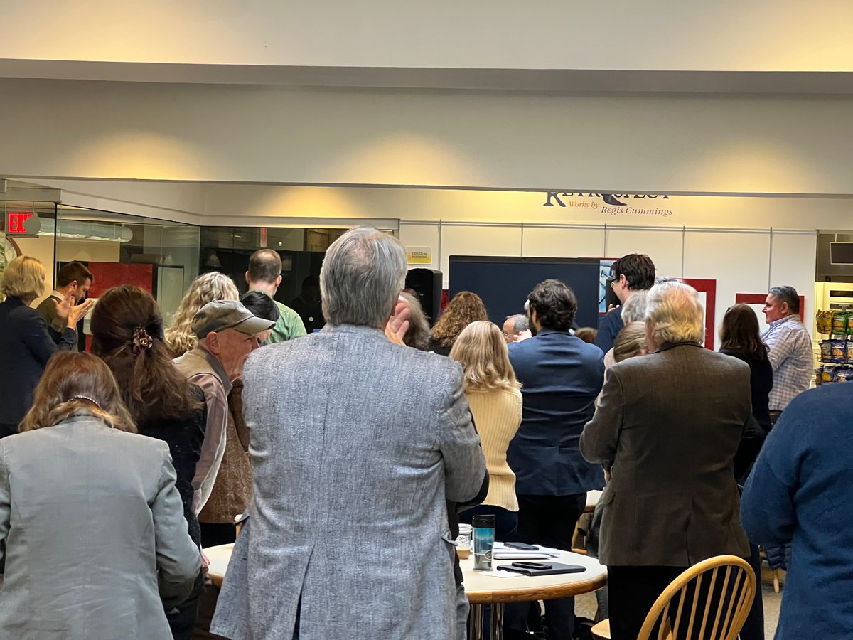 Continuing VT House Speaker  
<a href="/SKrowinski/">Speaker Jill Krowinski</a>
 gets her second, well-deserved standing ovation in two minutes. <a href="/vtdems/">Vermont Democrats</a> <a href="/VTHouseDems/">VT House Dems</a>