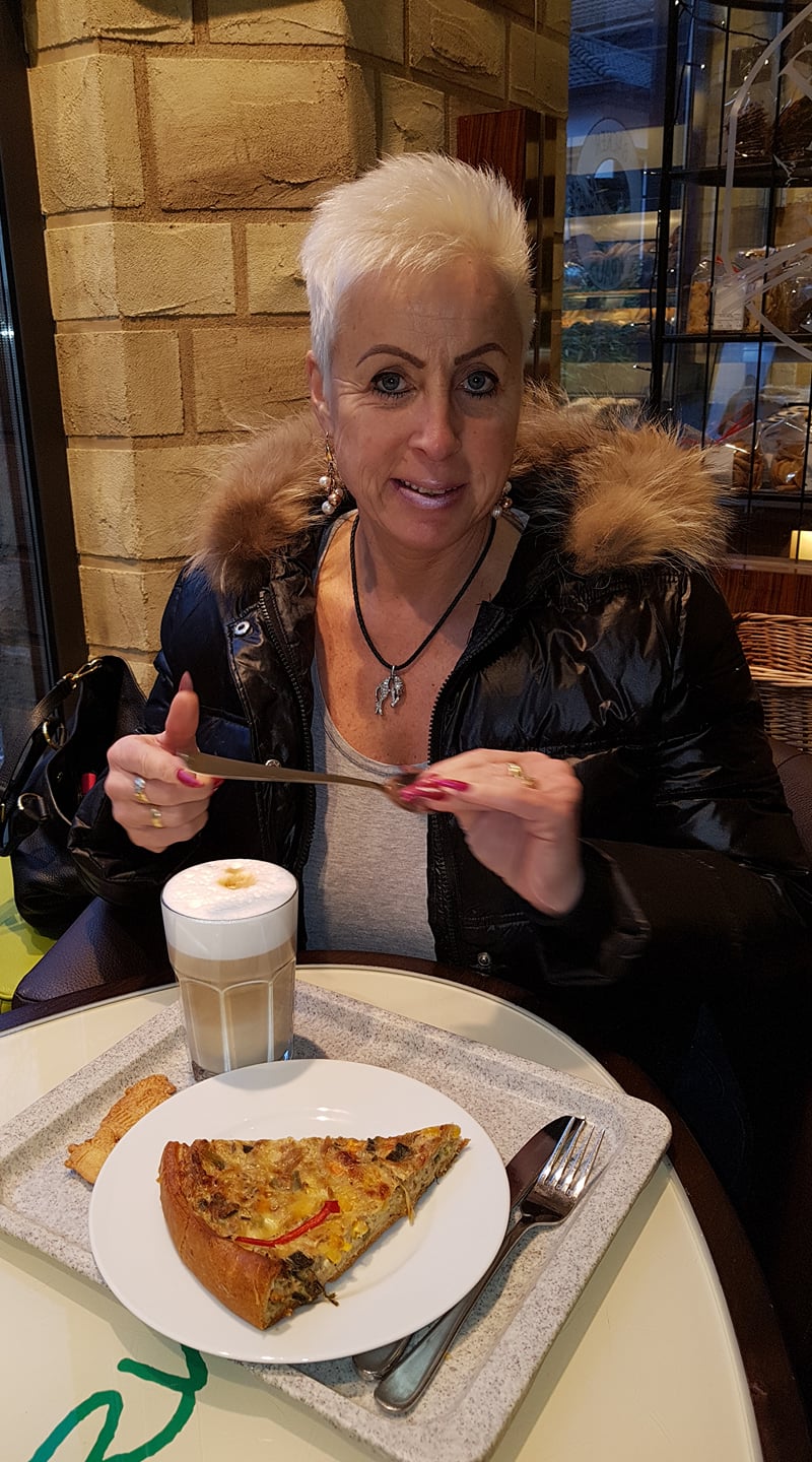 TW Pornstars - Vanessa Cool. Twitter. Ich wünsche euch einen supi schönen Samstag 😘🥰😘😘😘😘. 10:38