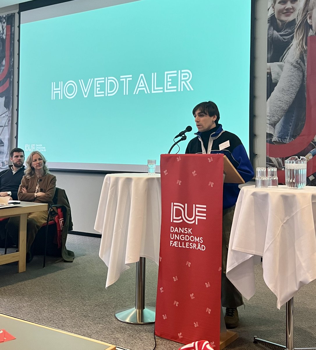 danskungdom's tweet photo. Hovedtaleren i år er Andrii Lanetskyi fra Ukraine. 

“Don’t take your freedom and the possibilities you have for granted. Fight for it, help other young people to access opportunities, support each other.”♥️ #vierduf https://t.co/Zdw4d8MUb2