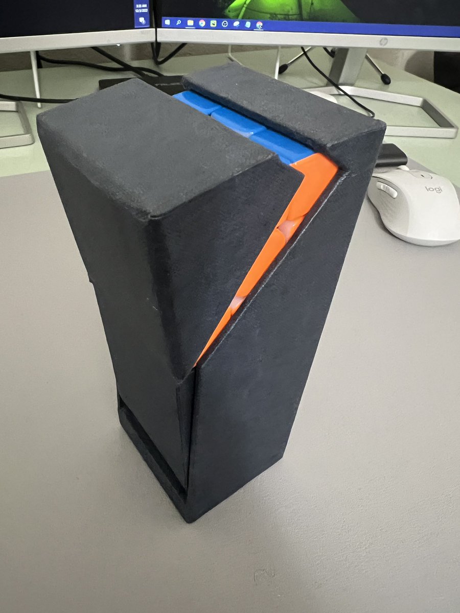 himaprogram's tweet photo. 昔に買ったナカバヤシのライフスタイルツールボックスが、ルービックキューブにぴったりの大きさすぎて感動した。 https://t.co/VR2AEbyDSf