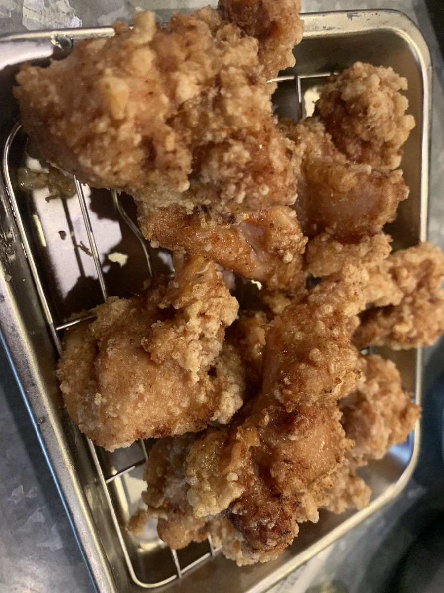 meg_voice's tweet photo. 楽しいライブの後の
ごはんと、お酒は
また格別にうまいの〜 https://t.co/NKu1wYsGjc