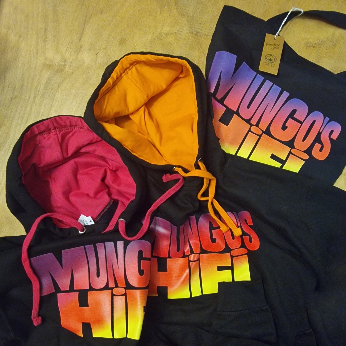 Stay warm and meet new friends 🎅 - mailchi.mp/mungoshifi.net…