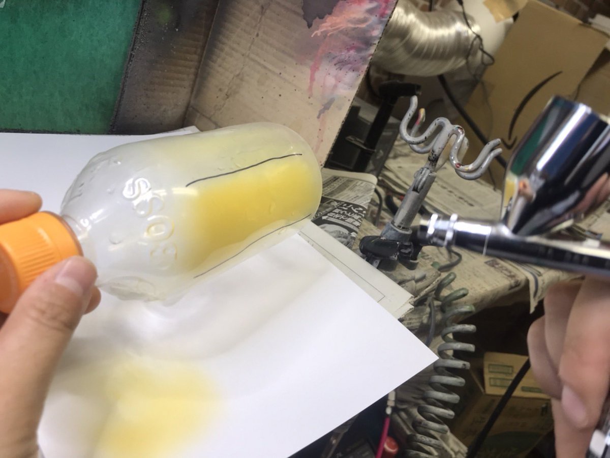 puramojyuku's tweet photo. 吹き付け回数＆色ののり具合のテスト中
新しいもの使うときはあーだろうこーだろうとテストして使うのが楽しいです
#ウレヒーロー のテストは@Andy_AbyssAir と@Abyss_shiichan に手伝ってもらいながらワイワイ試してます https://t.co/cL5nm8dHPR