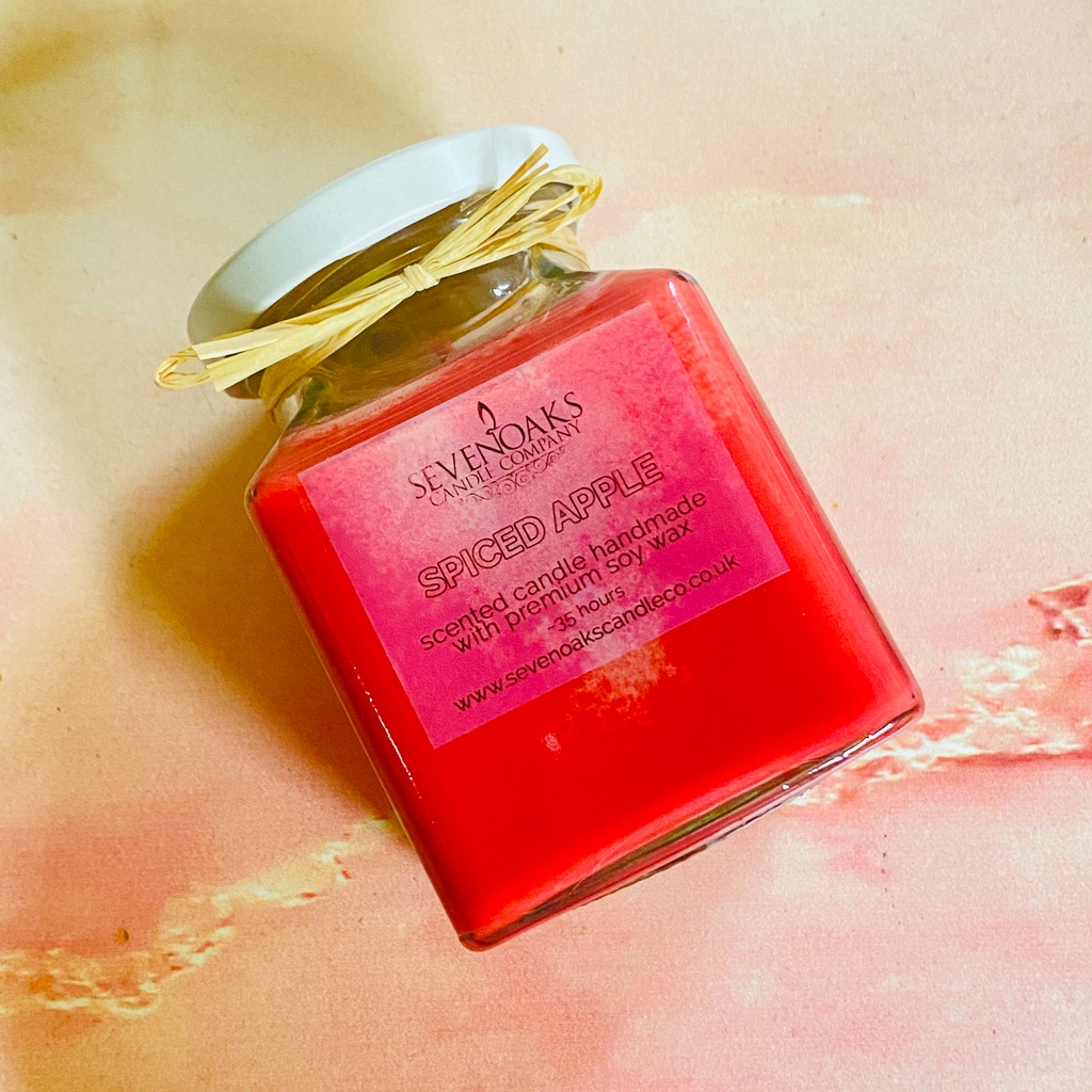 Some people love Spiced Apple all year round, but its always a favourite in winter 🎄 

sevenoakscandleco.co.uk/ourshop/prod_2…
.
.
.
#scentedcandles #soycandles #kent #localproduce #handpoured #smallbusiness #crueltyfree #lovecandles #supportsmall #sevenoaks #handmade #spiced #apple #cinnamon