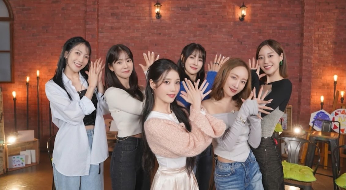 edament_iu's tweet photo. Amazing episode as always 💜
Congratulations KARA for your comeback 🖤

@_IUofficial ✨

_
#IU #아이유 #아이유팔레트 #KARA https://t.co/Hw9tEpCbfT