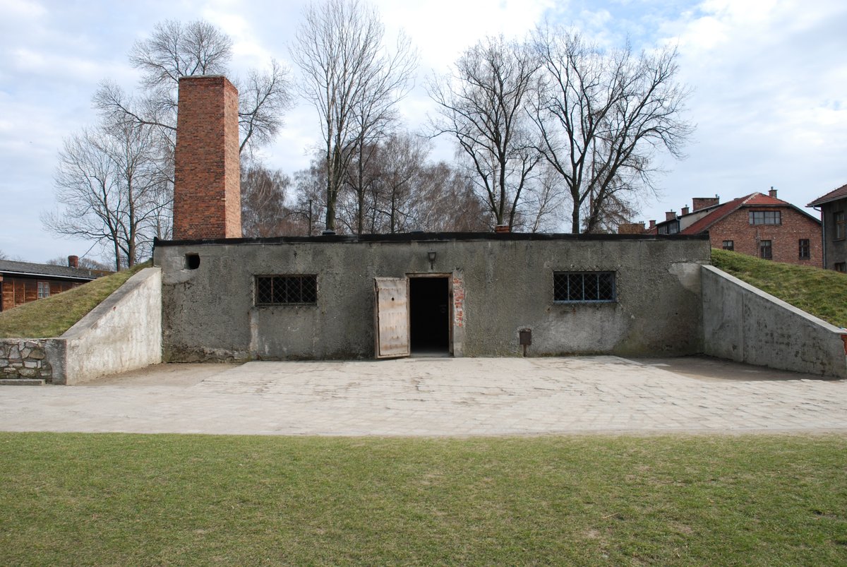 Auschwitz Memorial tweet media